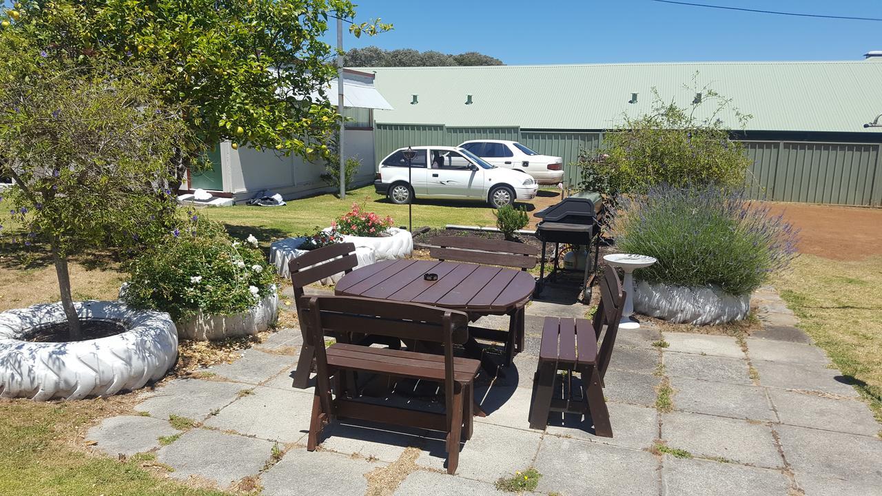 Tingle All Over Budget Accommodation Walpole Esterno foto